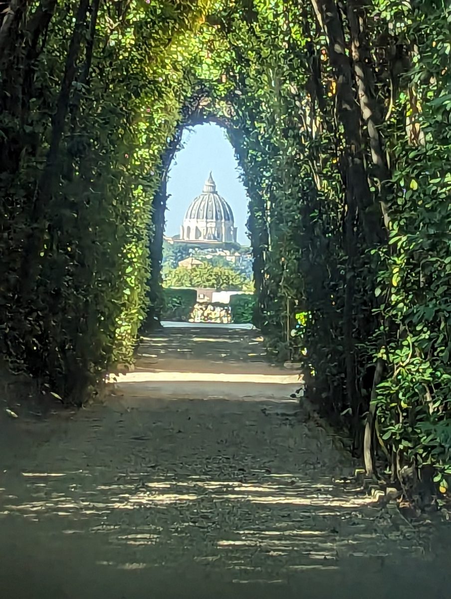 Aventine Hill and Knights of Malta Keyhole | Travelling with Boys